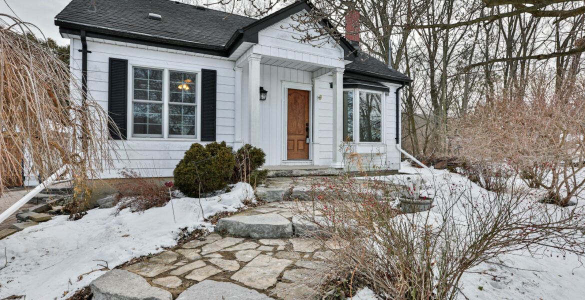 110 Oakhill Dr., Brantford, ON. Nadene Aasla