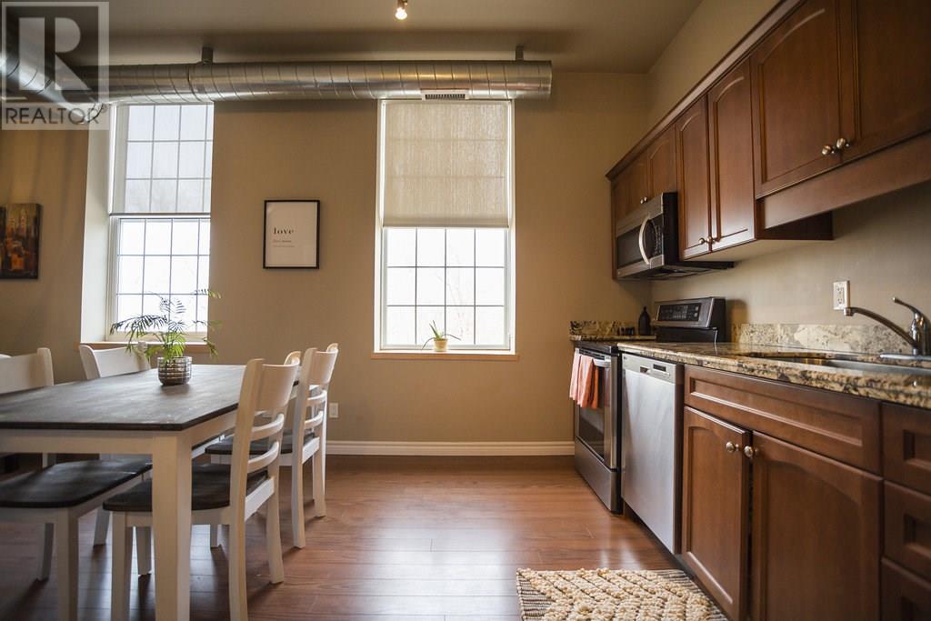 303 140 West River Street, Paris, Ontario N3L 3E2 (19325902) Nadene